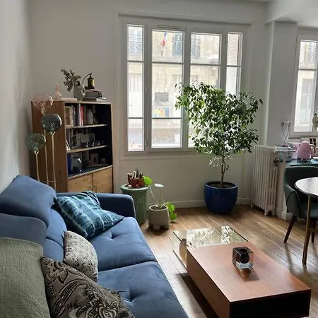Calm In Great Location Apartment
